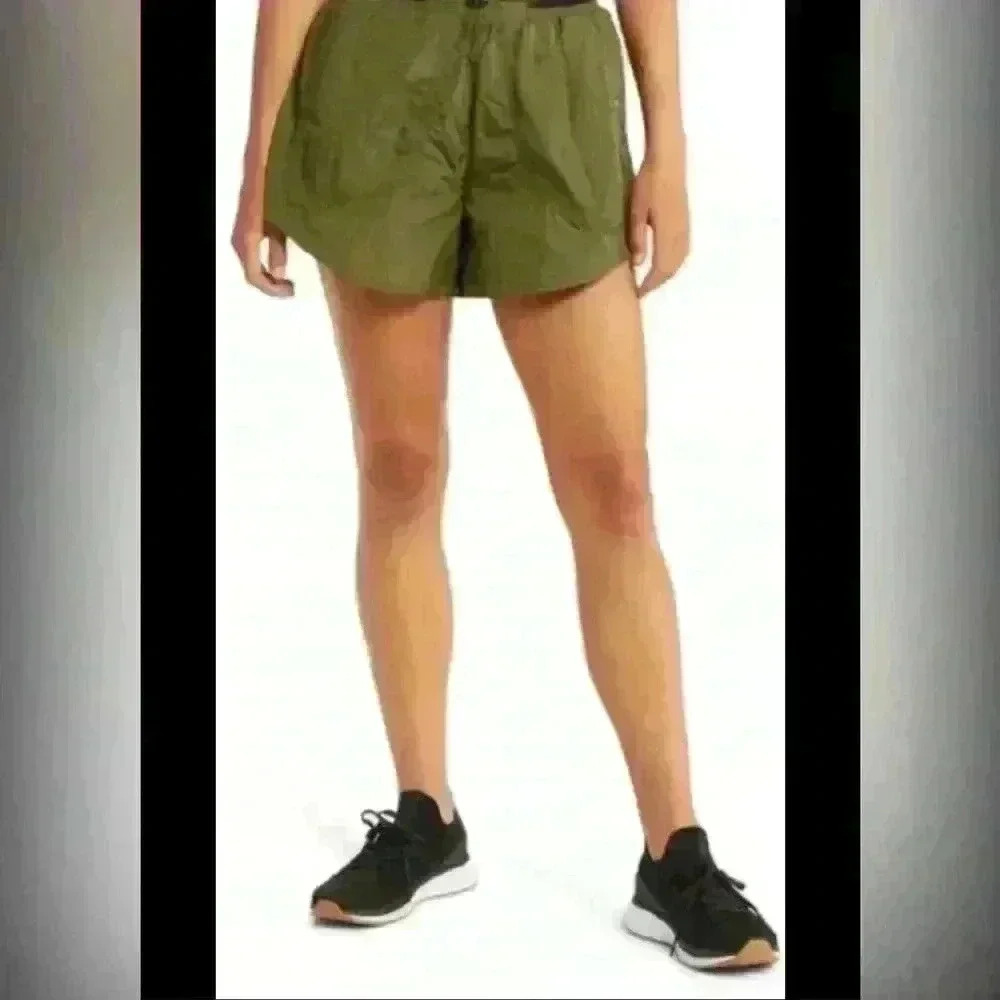 ADIDAS IVY PARK SHORTS SIZE S